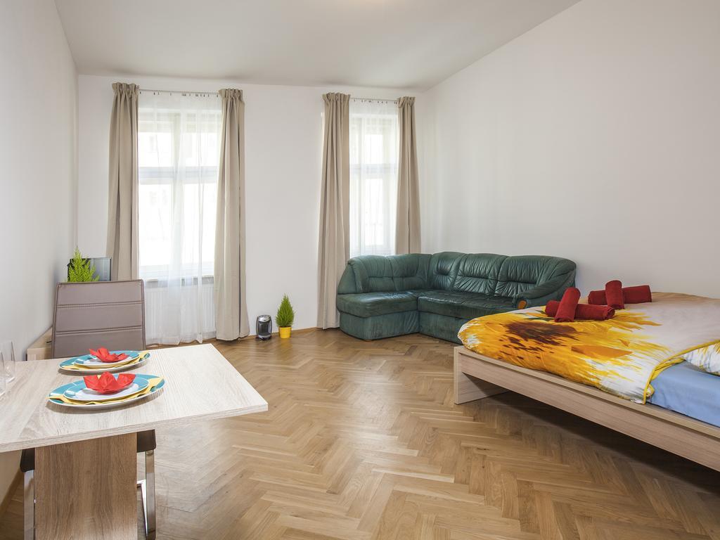 Beautiful Central Apartment Thamova Прага Экстерьер фото
